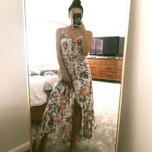 Flowy floral midi dress!
